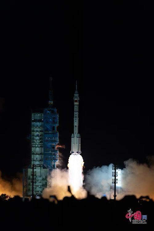 神舟二十一号载人飞船发射取得圆满成功
中国网讯（记者杨佳）北京时间2025年10