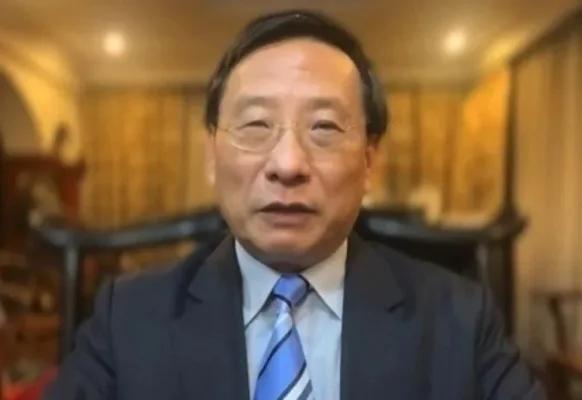 美国记者故意挖坑：“万一台湾不想被统一怎么办”？没想到被高志凯教授仅用一句话，完