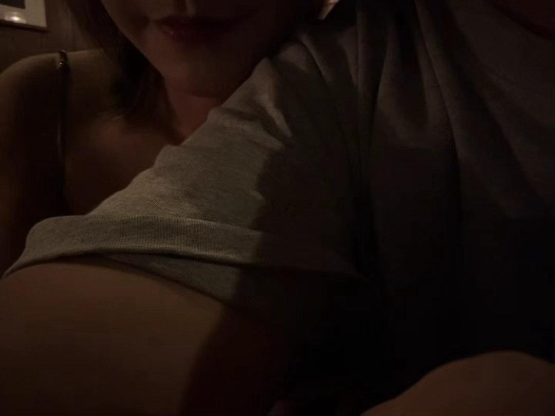 和rr第一次见面和第二次见面时的穿搭 感觉还是要穿的破烂点才能有惊喜第一次见面就