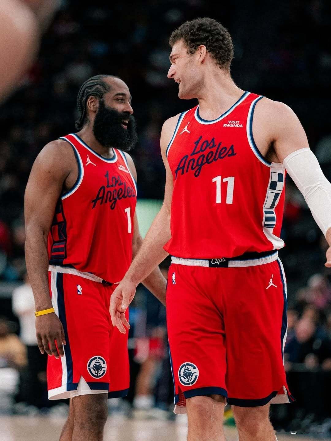 灾难！大洛三分球12中1，快船仍取胜
今天快船在主场迎战爵士，最终以118-10