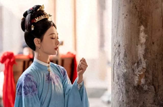 杨紫成90后首位白玉兰影后，工作告一段落想休息
