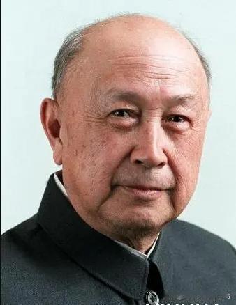 “一个钱学森抵得上5个海军陆战师，宁可把这家伙给枪毙了，也不能放他回中国去！”1