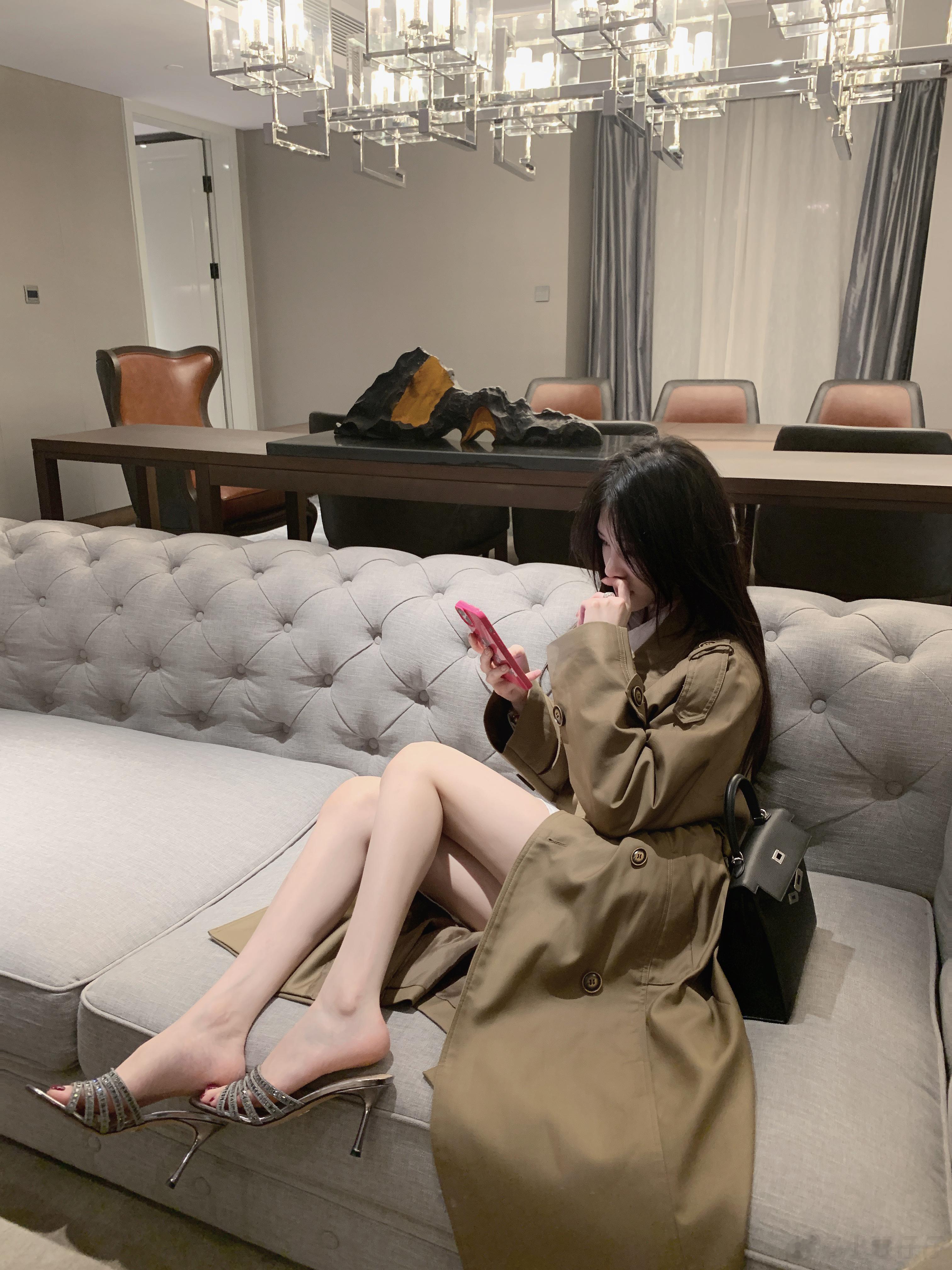 占有欲犯了 路过的都给我报备一下在干嘛 ​​​