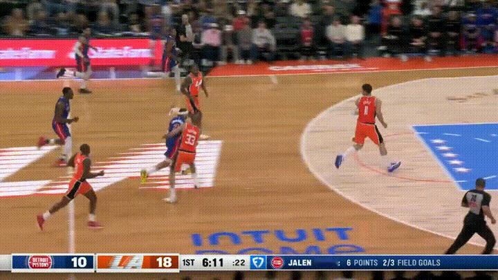 快船当家球星伦纳德真是太冷血无情了！在今天进行的快船和活塞的比赛中，当时比赛进行