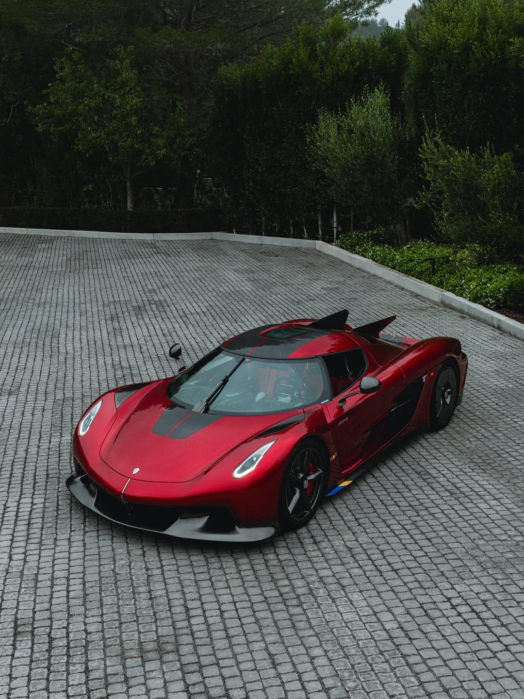 美籍华人车主Andy这台苹果红Koenigsegg Jesko Abs...