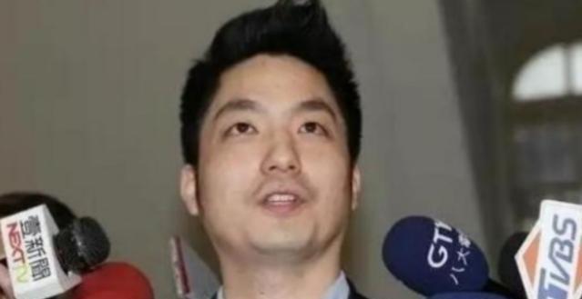 岛上传来消息，台北市市长、蒋介石的曾孙蒋万安公然表示，自己绝对不可能去选下一任国