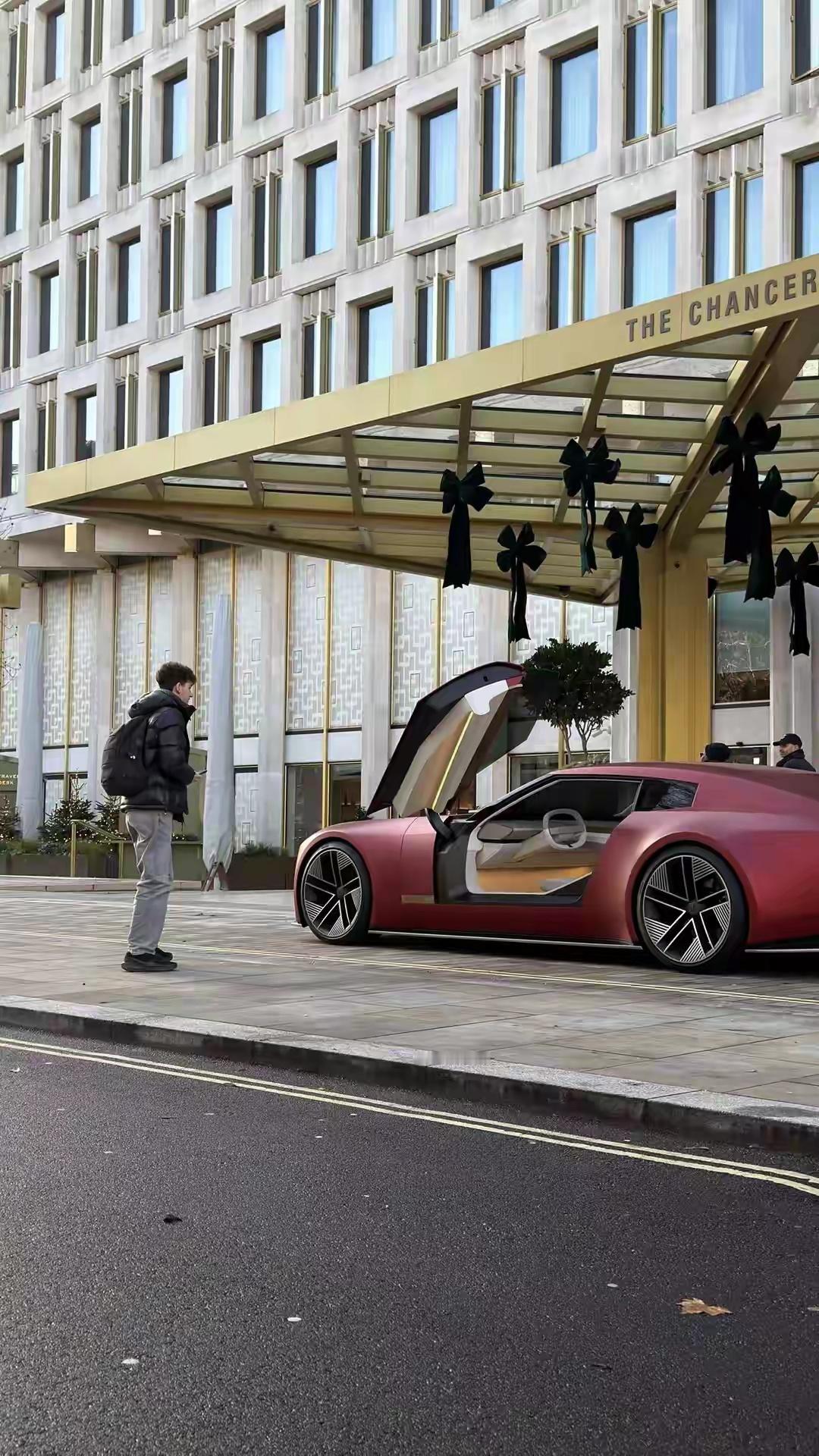 捷豹Type 00概念车是捷豹“品牌重塑”战略下的首款概念车，于2024年迈阿密