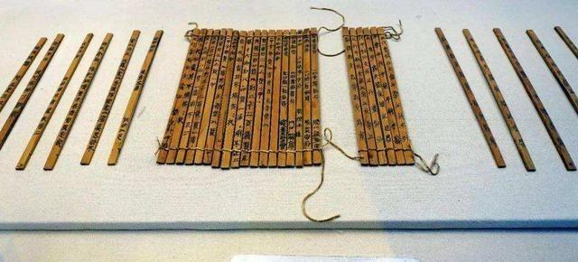 秦始皇：我没统一度量衡吗？
秦始皇，嬴政，出生在公元前259年的赵国邯郸。那会儿