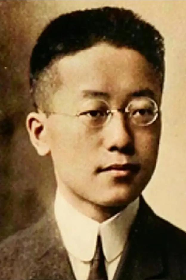 上个月，小区陈姐被气得退了家族群。她弟做生意赔了钱，怪她没抵押房子帮衬；弟媳还跟