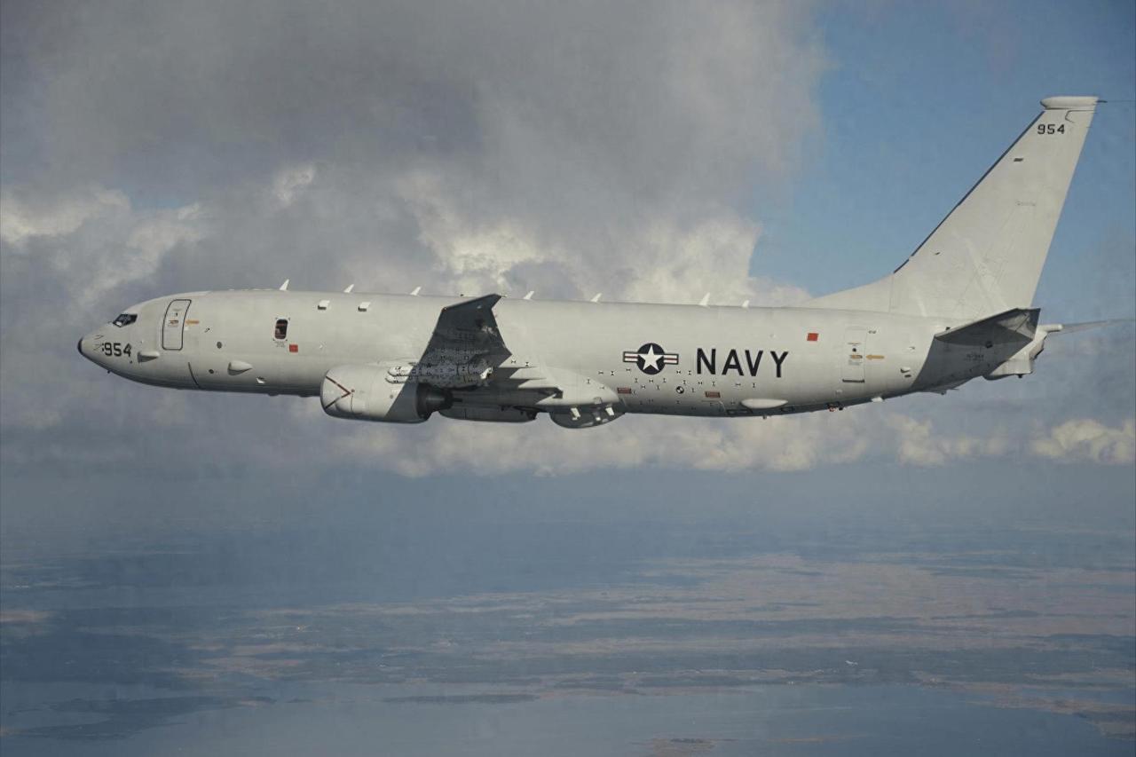 特朗普上台后，一边要在中东对伊朗施压，放话要给予“比以往猛烈20倍的打击”，一边