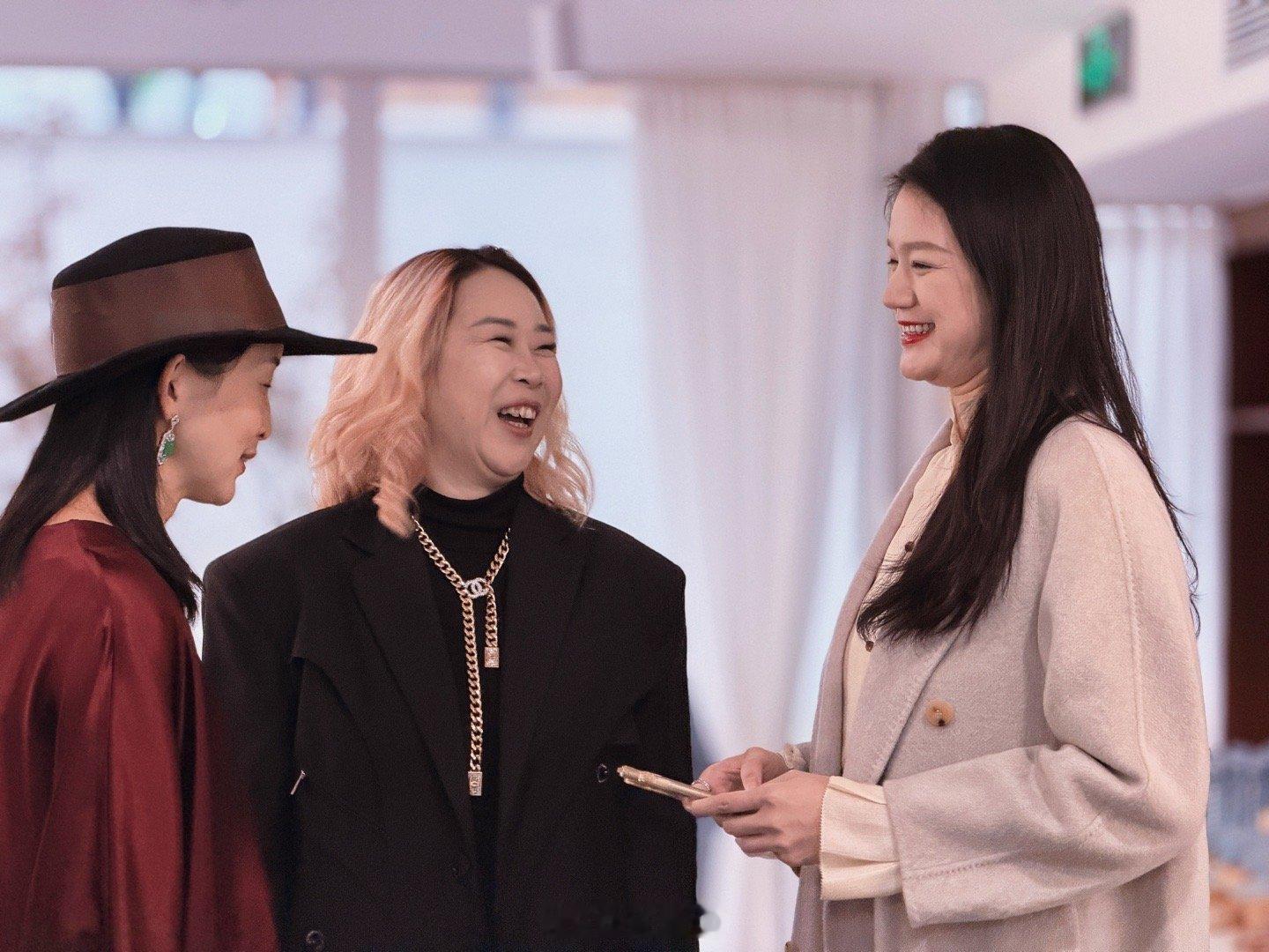 女人和珠宝，还真是相得益彰的存在！湾区女性创业平台今天的活动真是香艳动人。。。恭