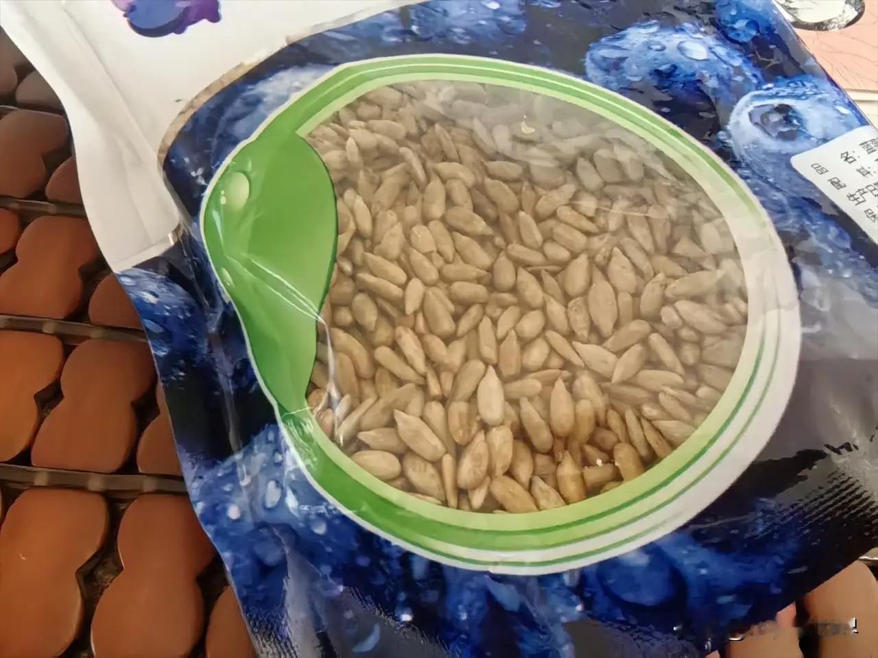 啊呀！当时在景区附近，这些土特产是非买不可的啊！但是买回来以后呢？！

除了送人