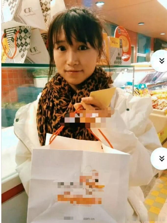 10年前的李子柒在街头发传单，有强大内核的人做什么都会成功的 ​​​