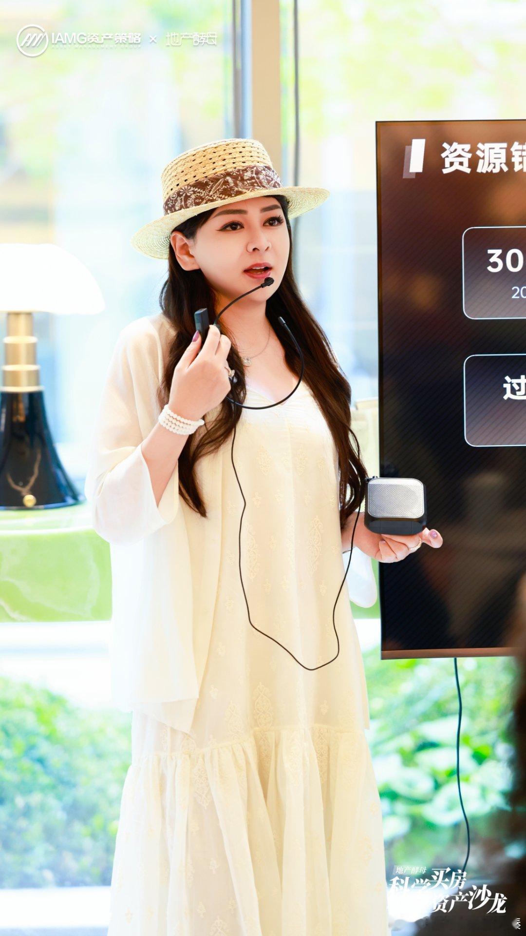 【猜猜科学买房沙龙 今天来到了哪里？】没错，这么好看的会所，当然是金隅·花溪云锦