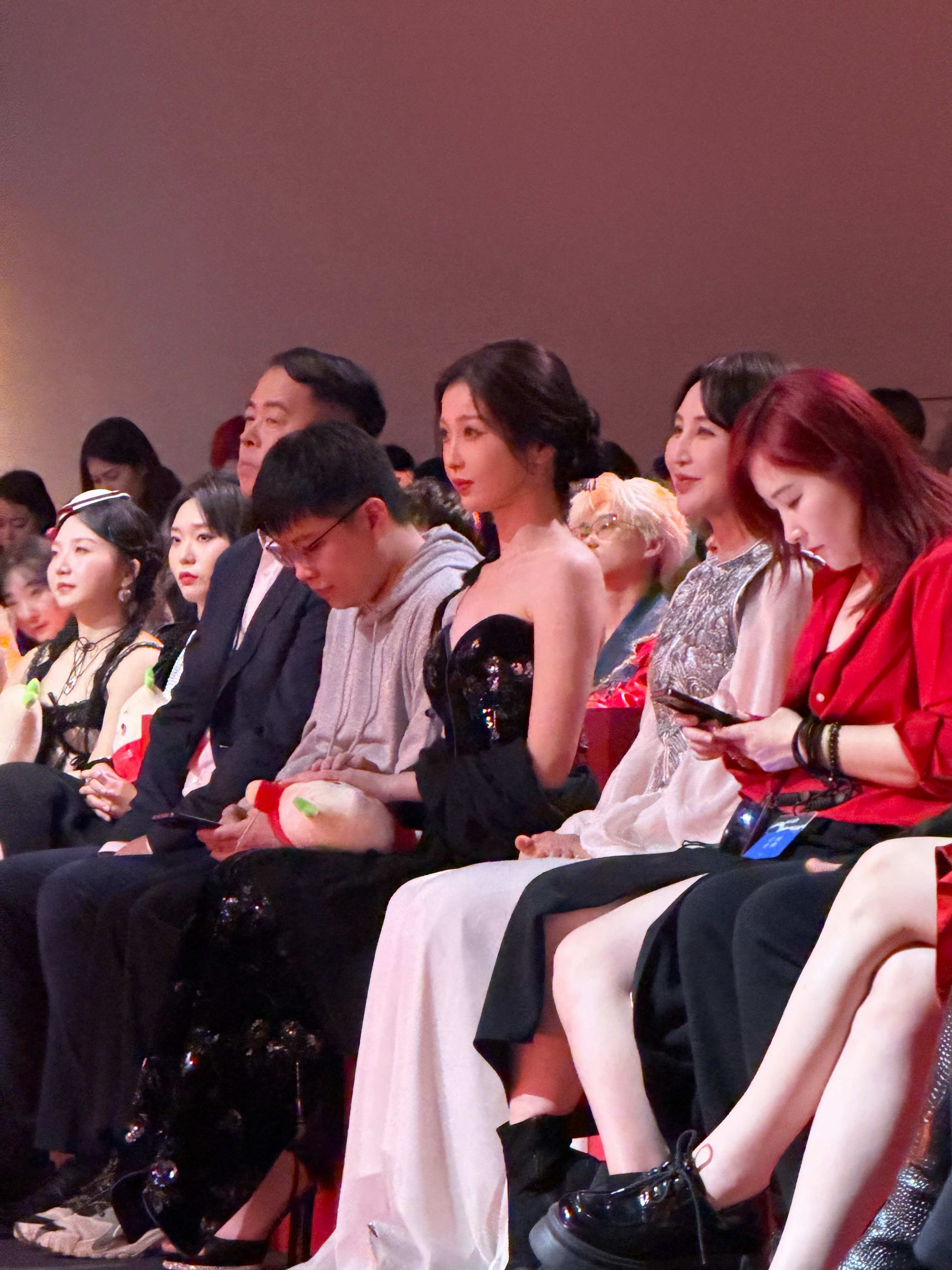 内场完全女王来的 妈妈🥵 虞书欣内场完全女王