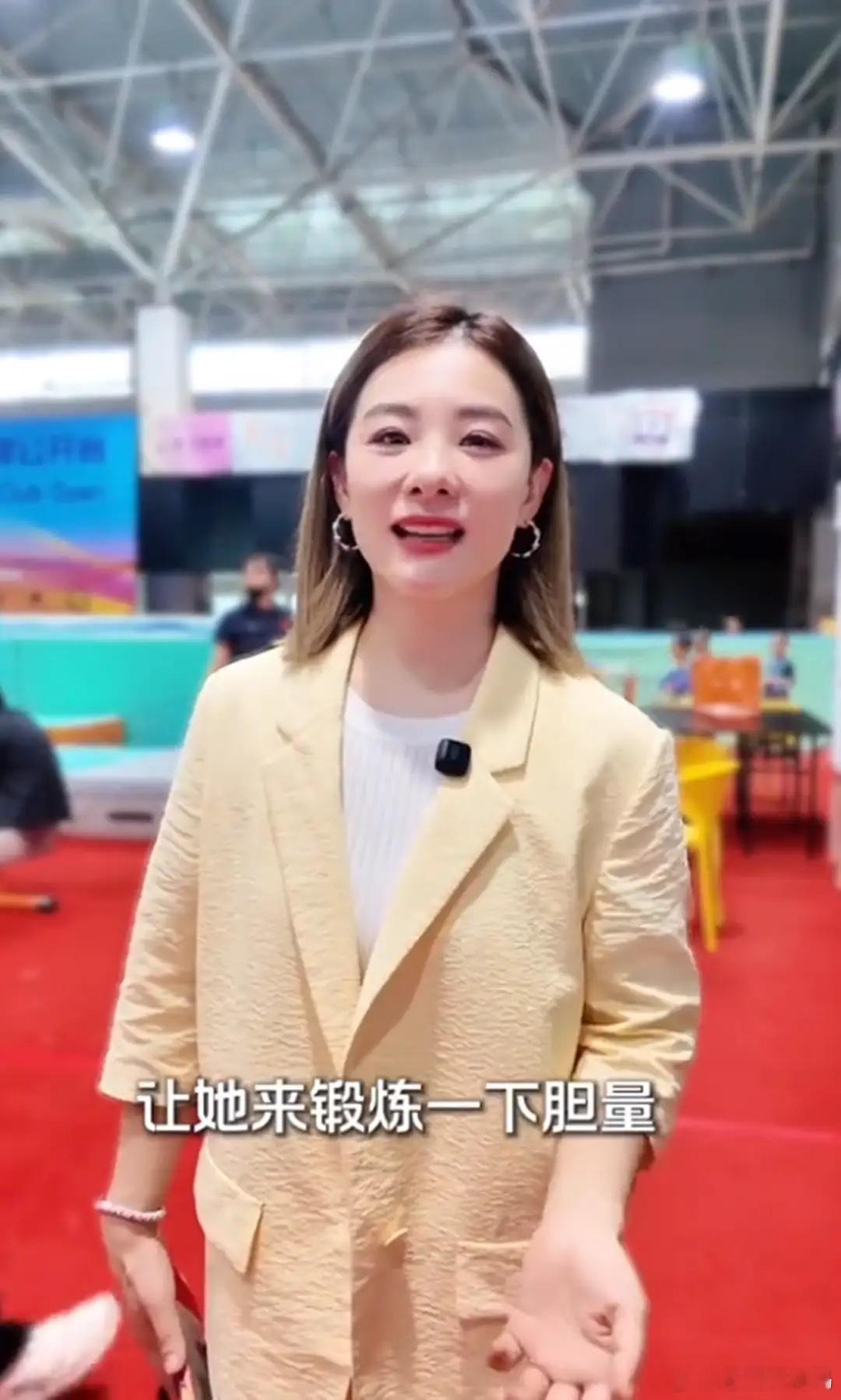 刘璇5岁女儿又为她争光！参加体操比赛拿下3金1银，手上全是茧子 ！ 