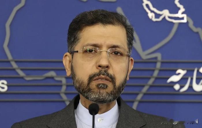 就在刚刚，伊朗副外长撂狠话：临时停火就是糊弄小孩！

2026年4月18日，伊朗