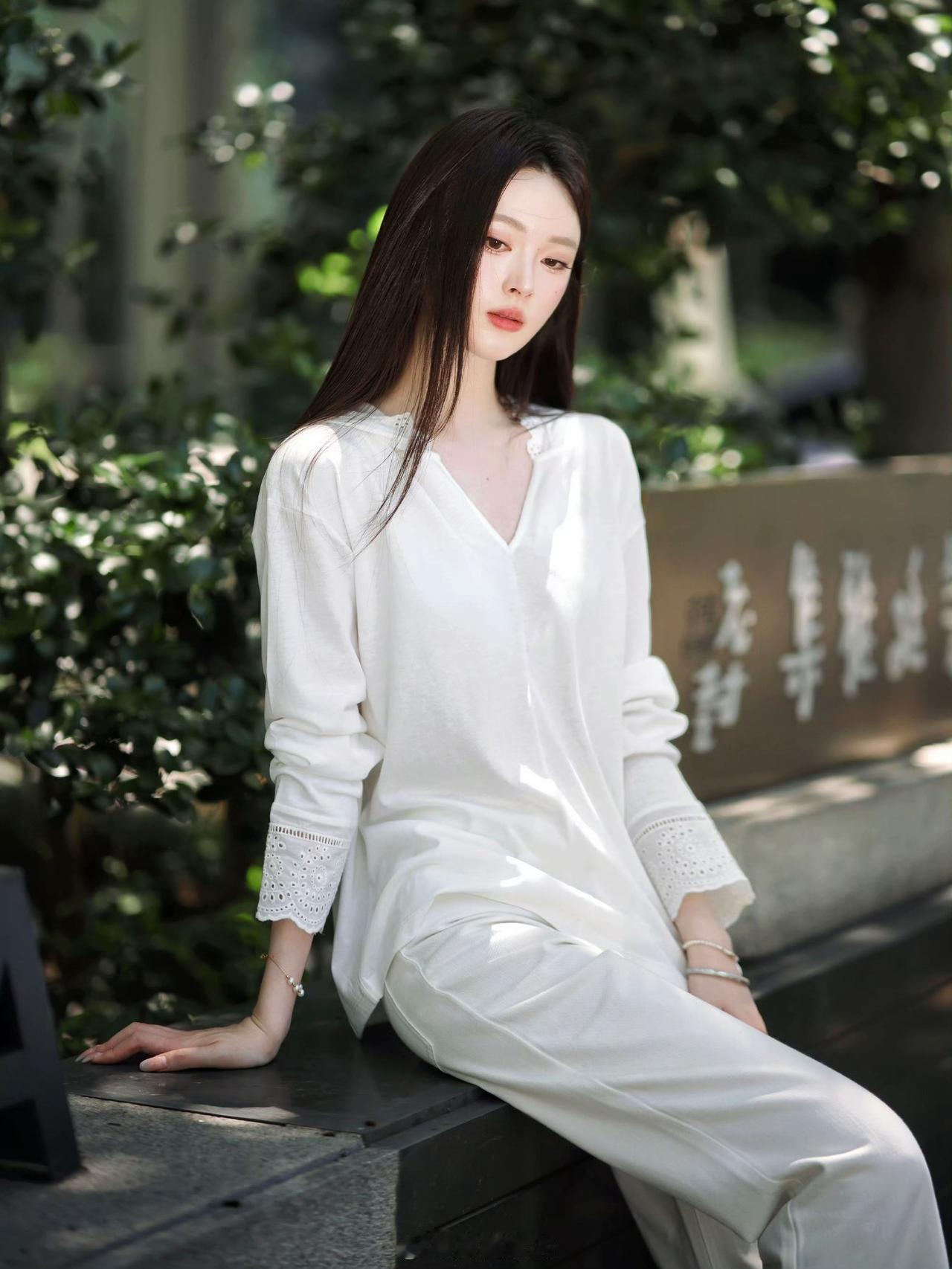 你们喜欢什么类型的美女？我好像看到秋天来了……