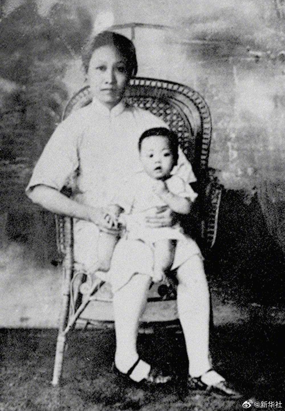#缅怀抗战先烈#【铭记历史 缅怀先烈｜赵一曼：#舍家卫国的巾帼英雄#】初夏时节，
