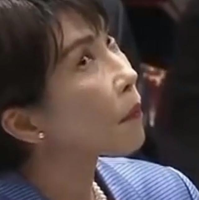 高市早苗，将成为日本有史以来最大的罪人，是她毁了日本几代人换来的巨大成果。她一个