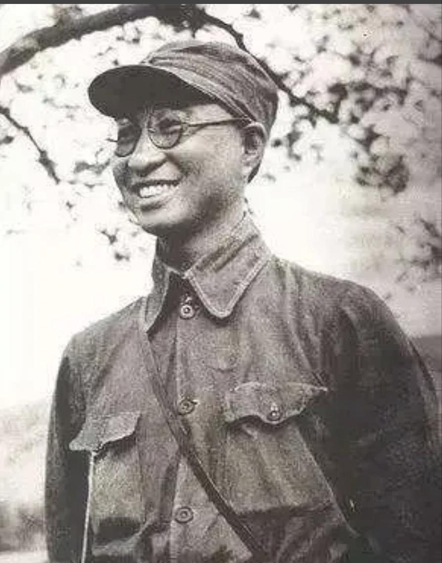 1928年，张云逸被捕，周总理让陈赓去营救，可张云逸认错陈赓，还把他当成特务，就