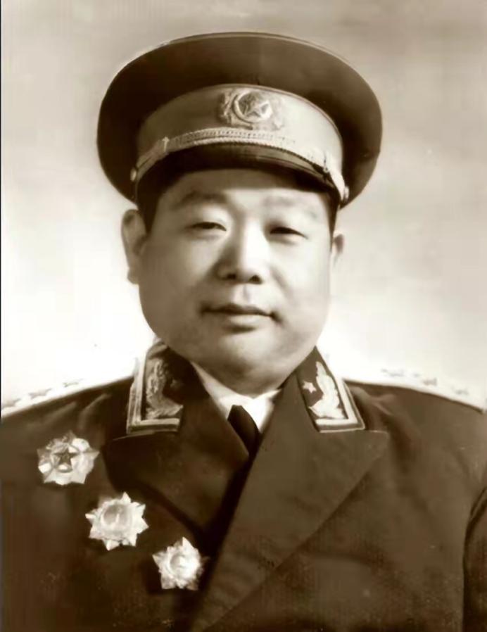 1982年4月26日，一场无情的空难降临在恭城上空，飞机上一共112人，无一生存