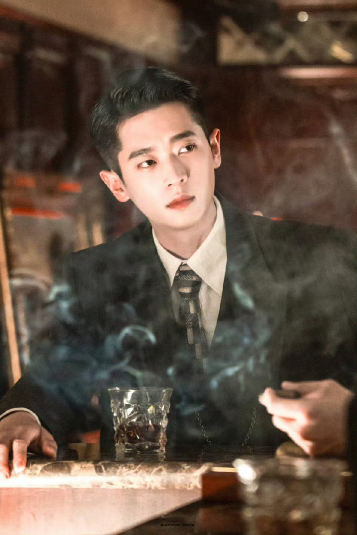 改编自灵希的同名小说，电视剧《玉簟秋》即将开机，这是出道以来的首部一番男主剧，民