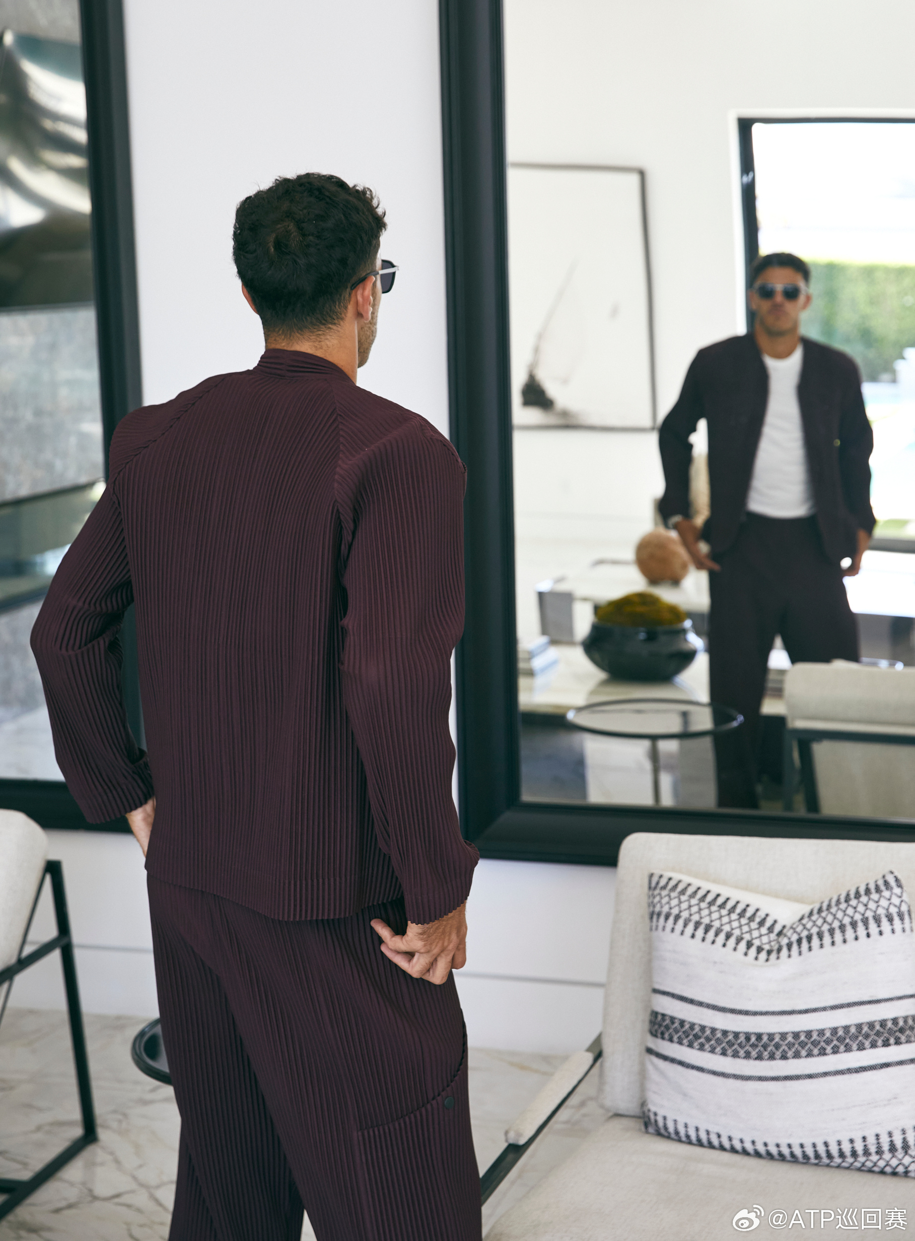 球员时尚大片来袭🎾✨谁说他们只能在赛场上帅？ATP推出全新赛前仪式——“球员抵