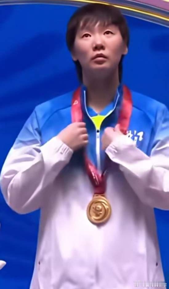 燃爆了！王曼昱2：8逆天翻盘太震撼……昨晚，夜里11点多，全运会女单决赛上，王曼