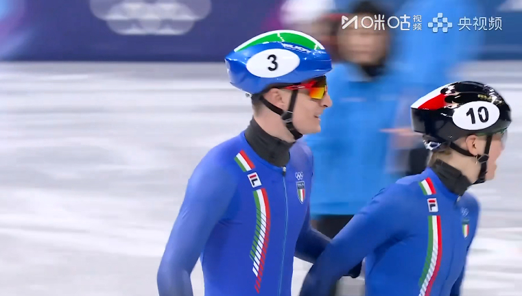 可惜啊，中国队关键交接失误了。本来前半程领先的，这种情况出现了也没办法，竞技体育