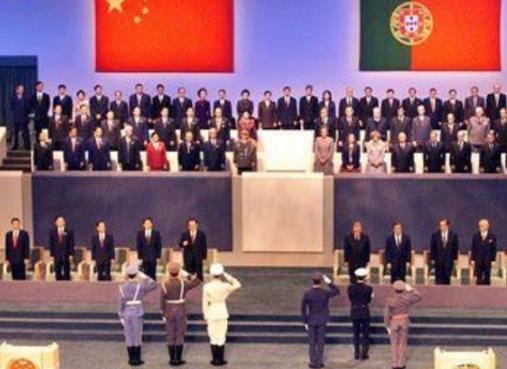 同样是回归，澳门为何始终对祖国保持着极高的认同感，从不生事闹腾？其实，答案藏在几