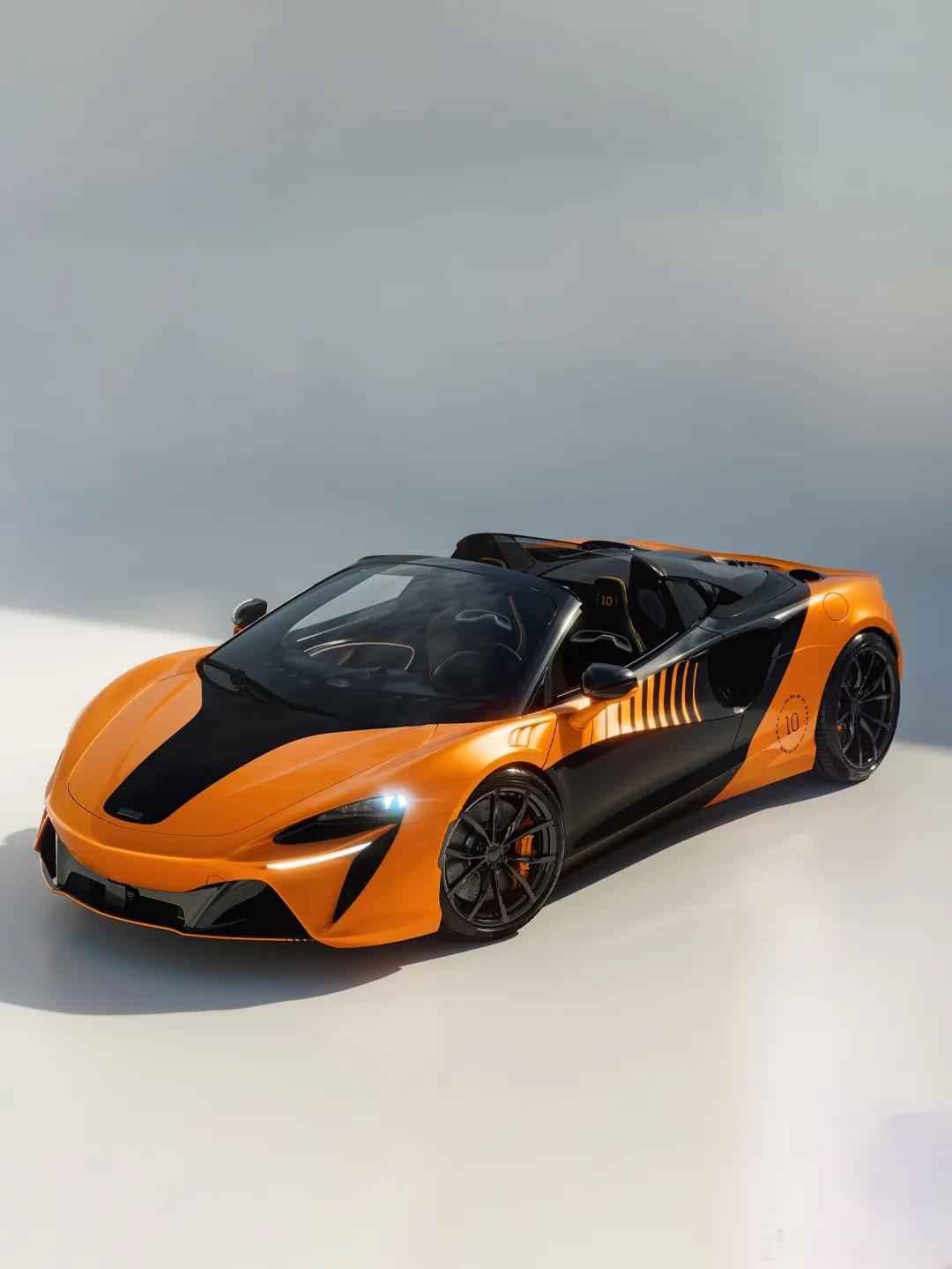迈凯伦推出了2026款迈凯伦Artura Spider MCL39冠军限量版，全