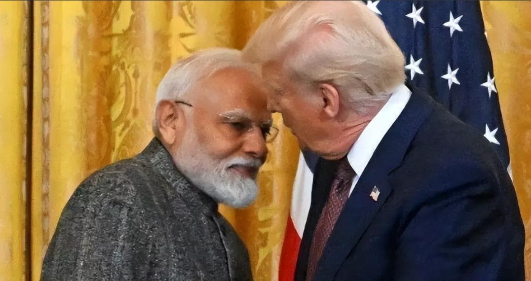 印度天塌了。

当地时间 2 月 20 日，特朗普对外宣称：已经签署了对所有国家