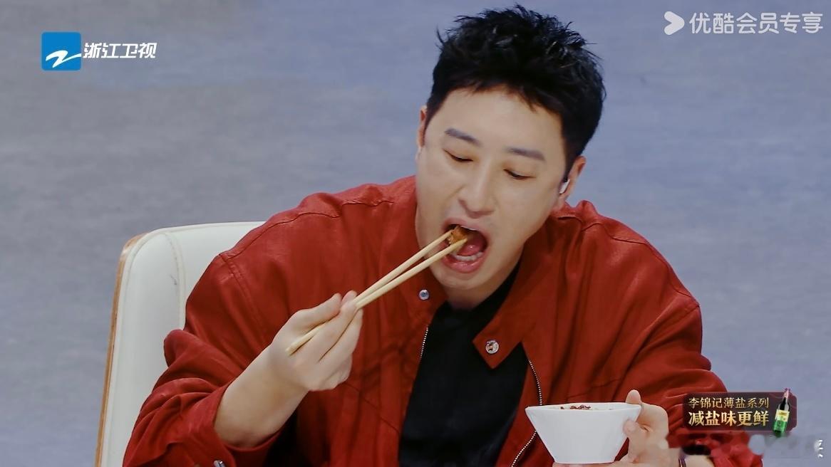 潘玮柏吃到被导演紧急叫停 周晓燕老师帮忙叫菜，感觉很暖心！ ​​​