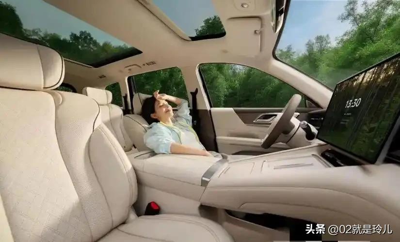 5 星光
十万级大六座星光L真材好料
最新数据显示，星光L在过去的8月份“狂售”