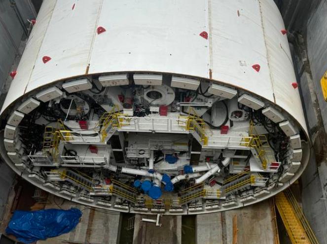 广南联络线“天佑号”盾构掘进突破2000米
自2025年7月底顺利始发以来，“天