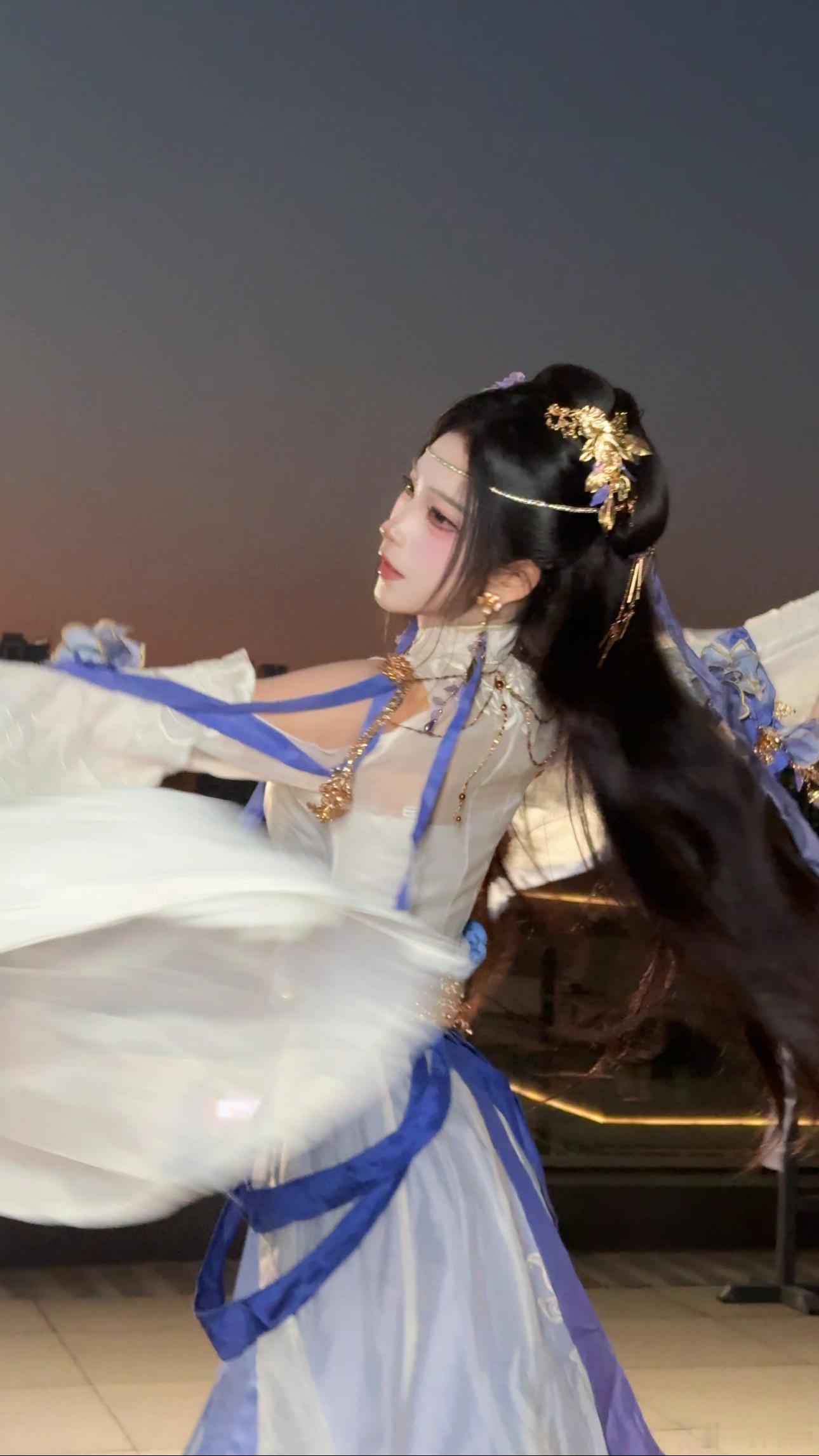 工作存！上班两小时 吃了三顿工作餐幸福逆水寒手游