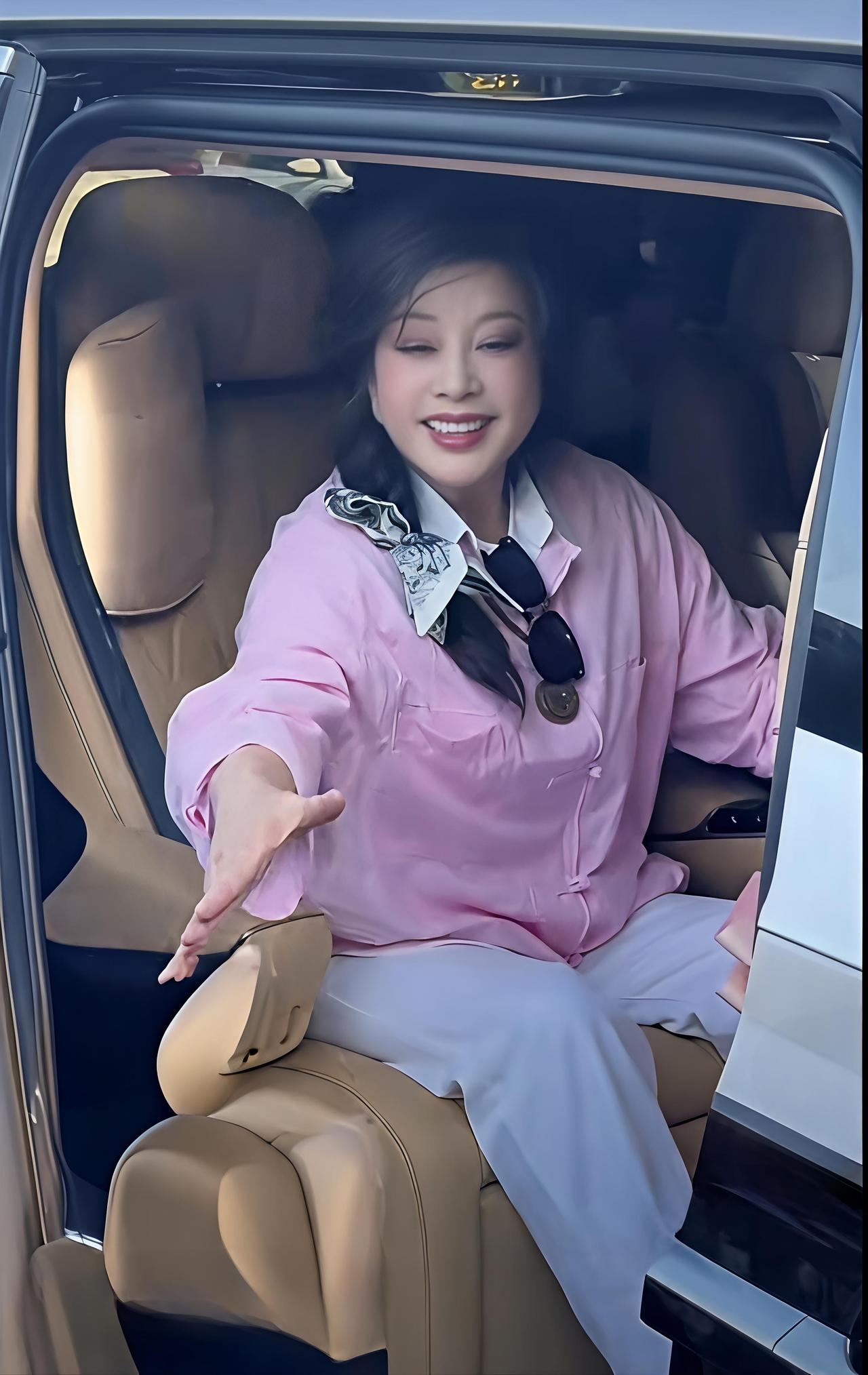 你对刘晓庆的评价如何刘晓庆“生正逢时”，好年龄时赶上了好年华！改革开放之初，当艺