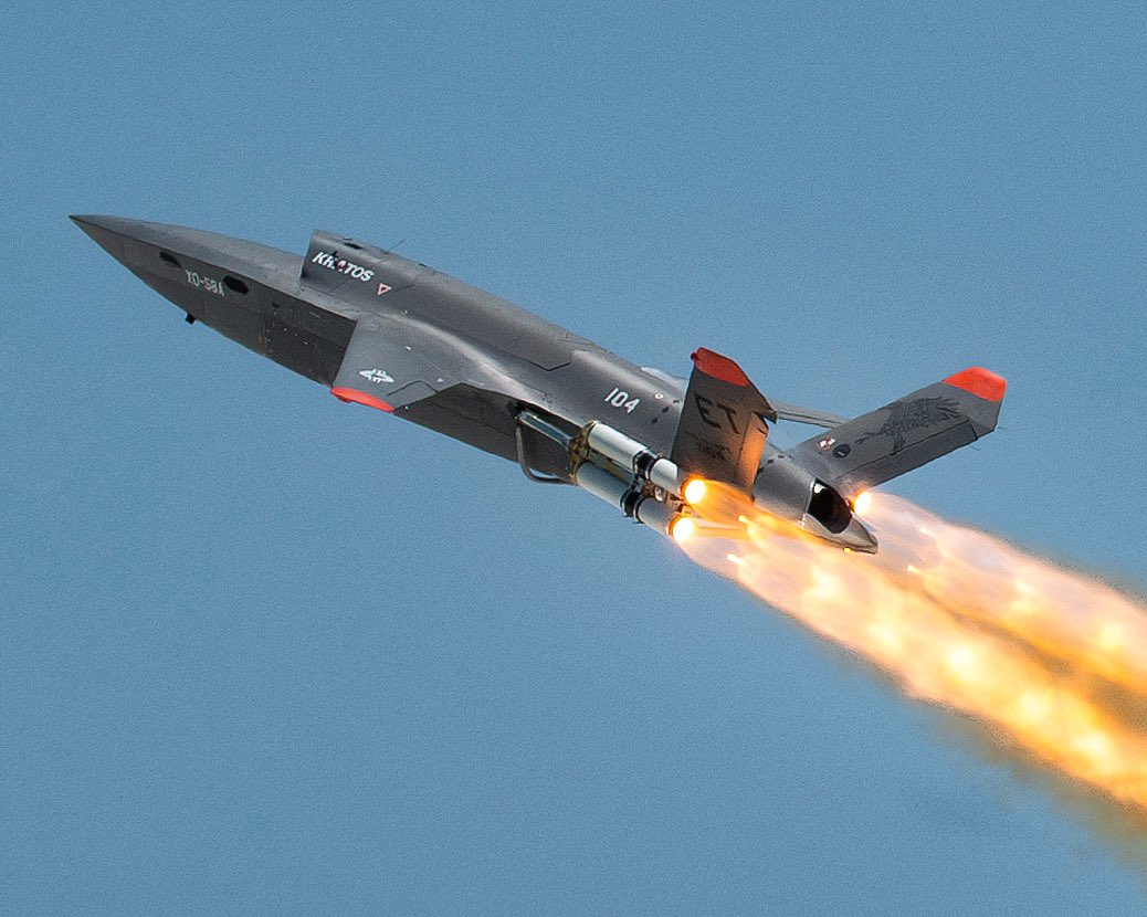 XQ-58A Valkyrie 在埃格林空军基地参加测试中 ​​​
