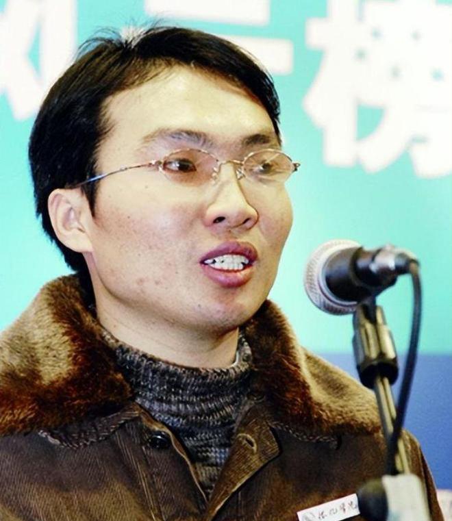“感动中国人物”洪战辉，消失多年后，突然露面了

他消失多年再次出现在公众面前，