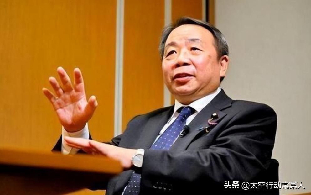 真丢人！比日本人还凶
 
大家敢信吗？
跳出来力挺日本右翼高市早苗的，居然不是日