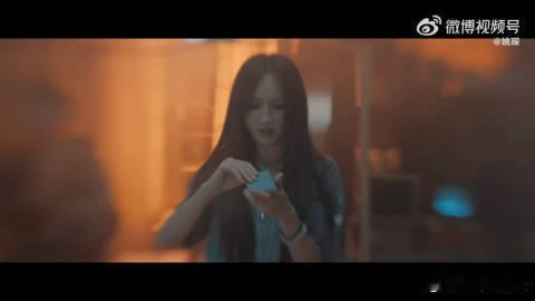   孟佳是偷偷报了什么表演班吗  孟佳真的太厉害了呀，从唱跳歌手跨界到演戏，竟毫