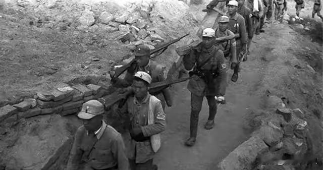 1942年6月12日，晌午刚过，河北威县掌史村的土坯墙被日头晒得滚烫。炊事班刚把