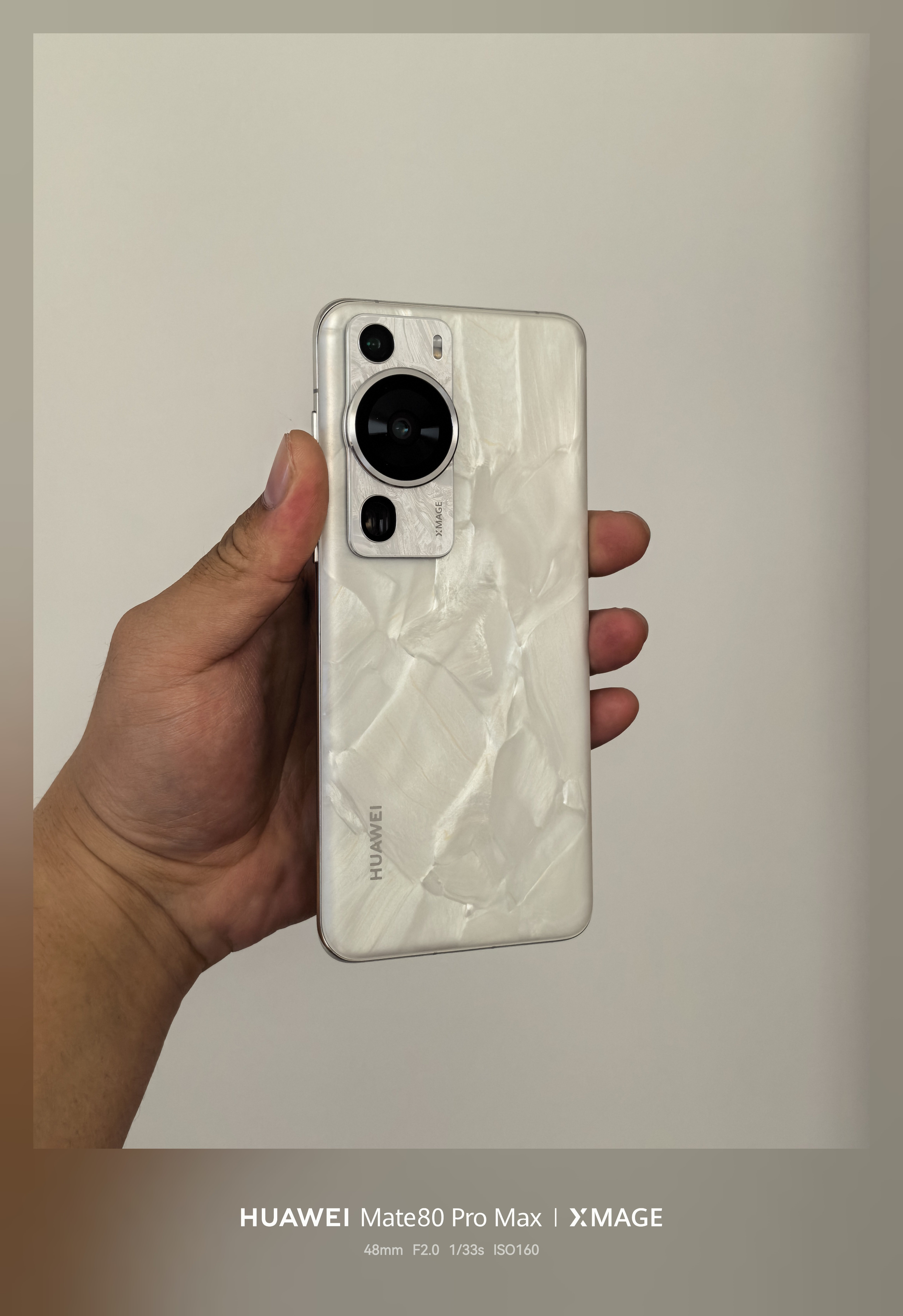 世界上独一无二的 P60 Pro 洛可可白。还是那么好看，永不过时。 