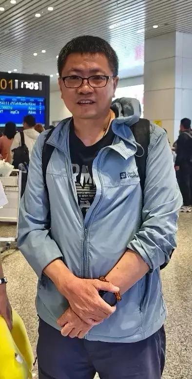 同仁医院医生以针刺穴，万米高空救乘客一命！

2026年8月1日，在国航CA12