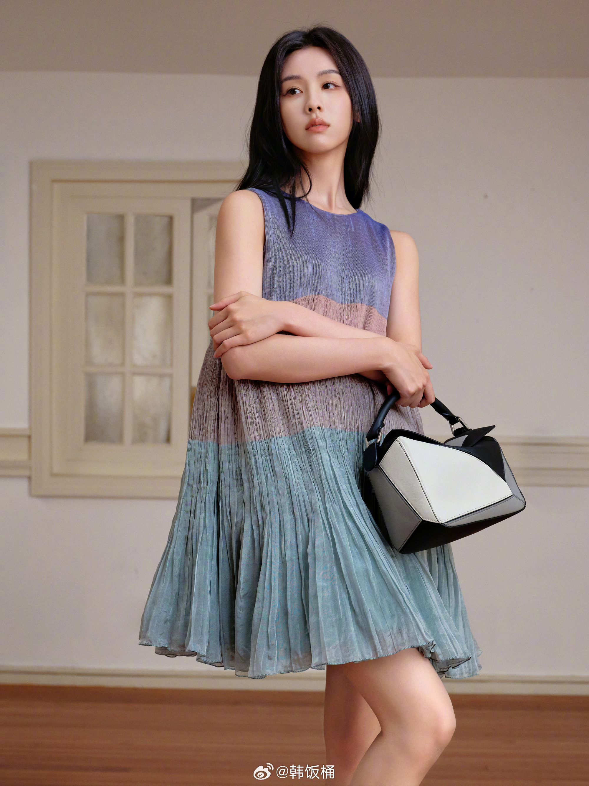 陈都灵 演绎罗意威2025秋冬系列全新手袋作品，和罗意威好适配的嘟嘟 ​​​