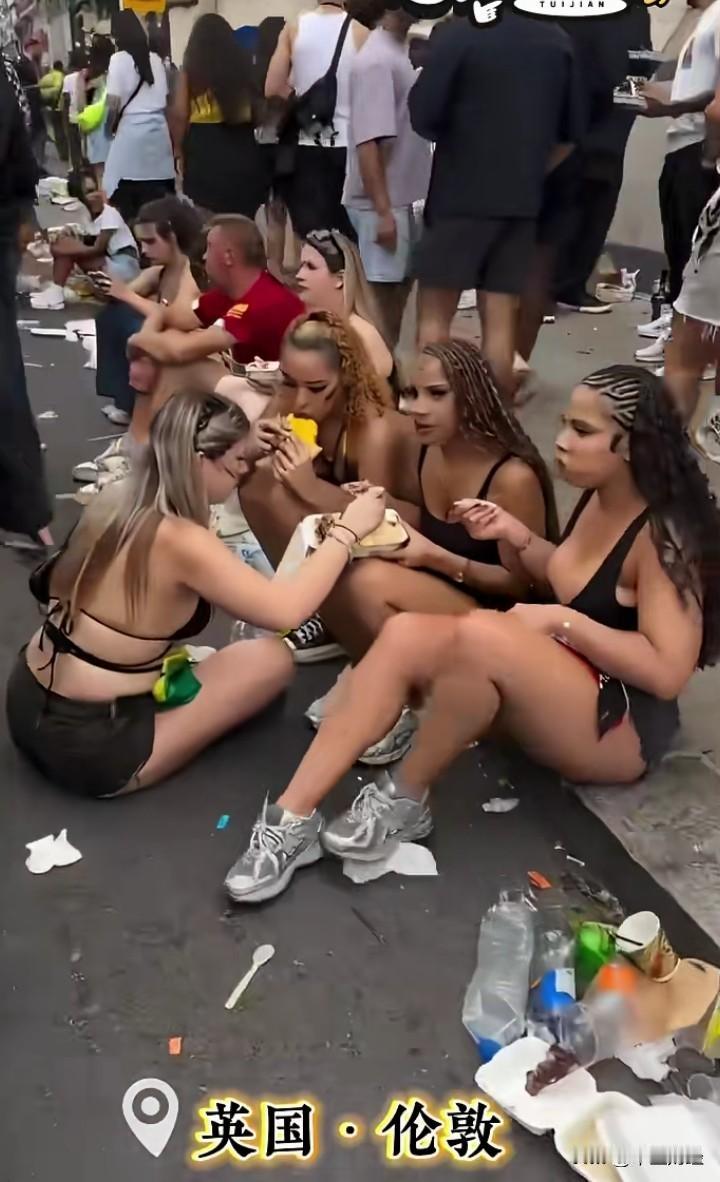 看了这则报道，深感震惊！
作为拥有百年文明的伦敦，街道上垃圾堆积如山，咖啡店门前