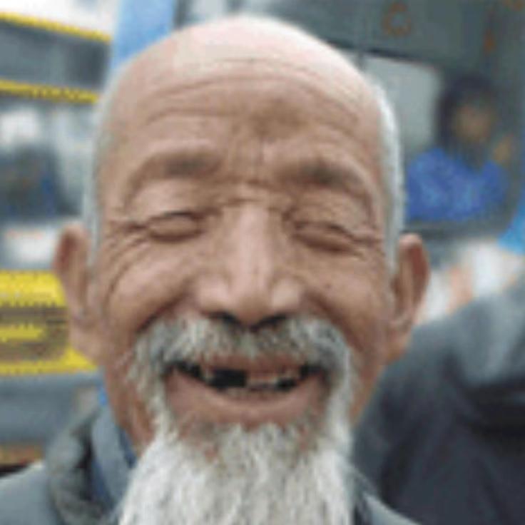 这是个不错的现象，表明他想与过去二流子的形象彻底划清界限。不过，附庸风雅得下些真