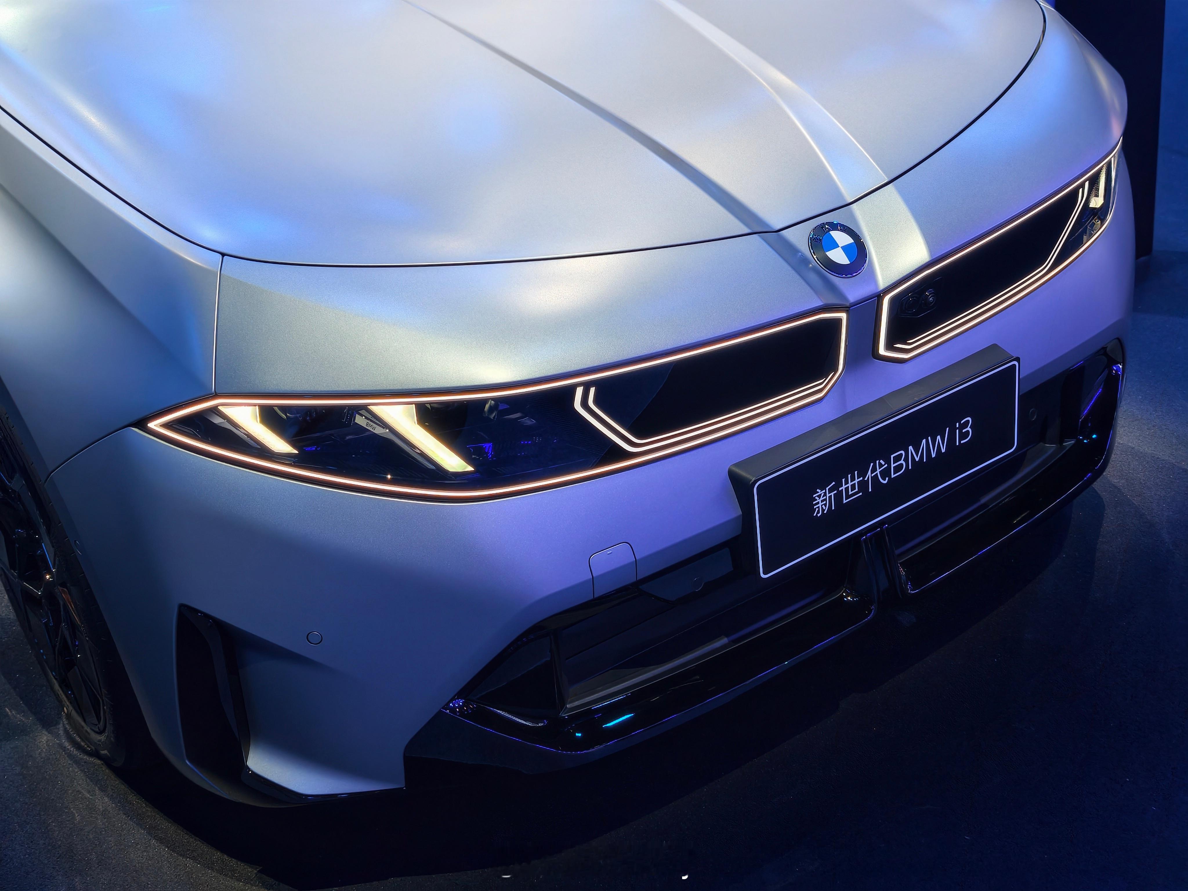 成都车展新世代BMW iX3凭借真香价格一下子就爆了，真正做到了大杀四方。除了B