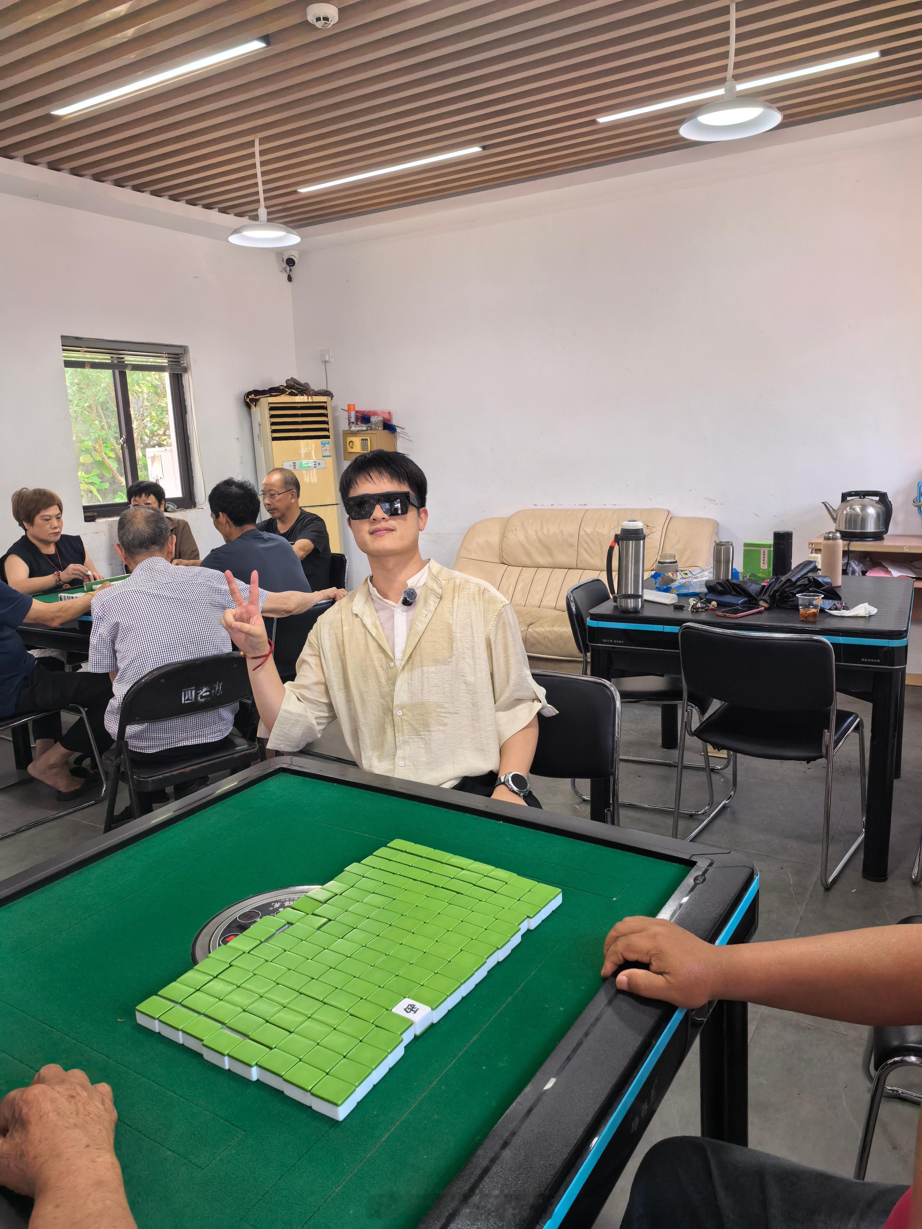 为什么我麻将这么厉害因为我在你们看不见的地方 默默努力 还是那句话生活不会辜负努